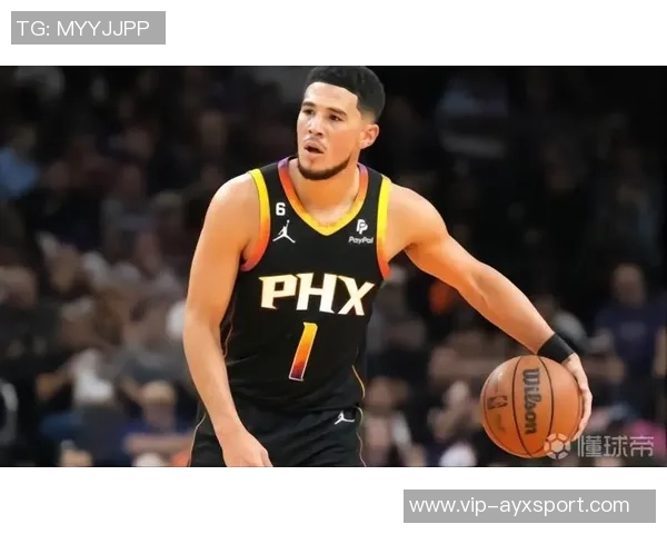 布克表现惊艳第三节独得16分全场砍下33分5板7助助球队取胜