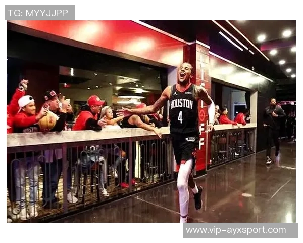 杰伦格林谈球队默契：迅速融入阵容展现出色配合能力